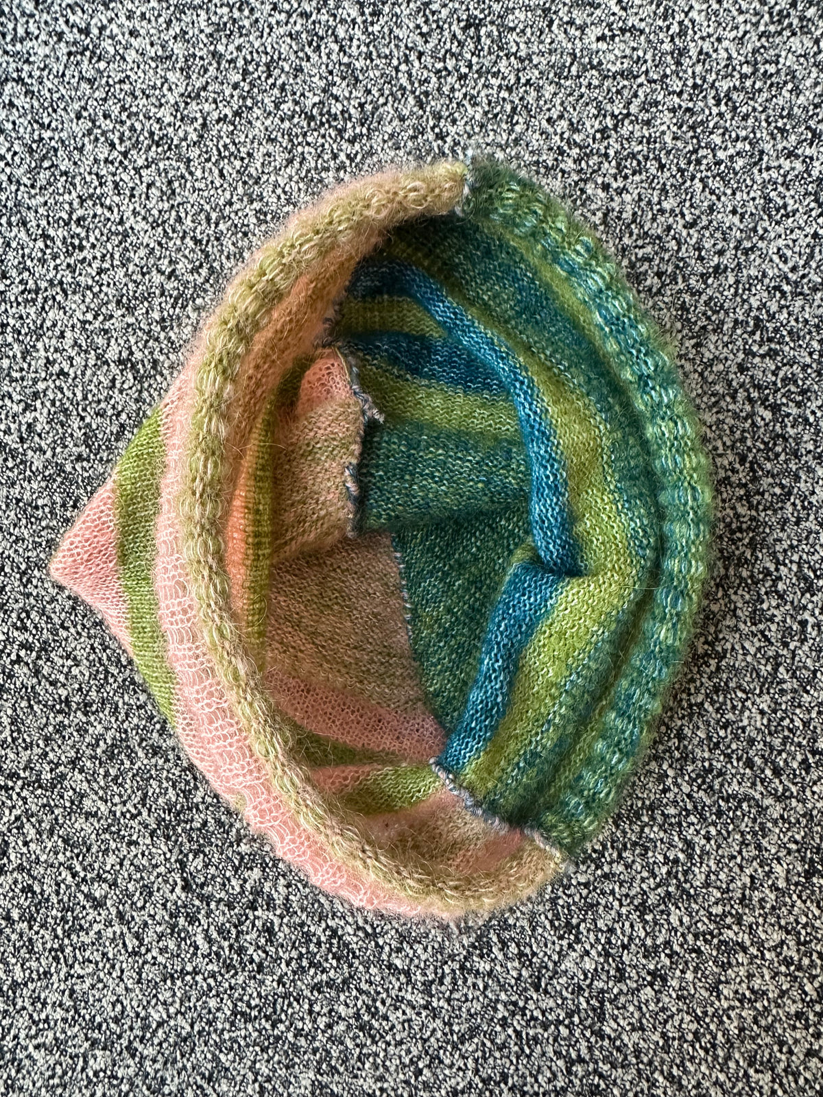 MIRA — Asymmetric Contrast-Stripe Knit Beanie
